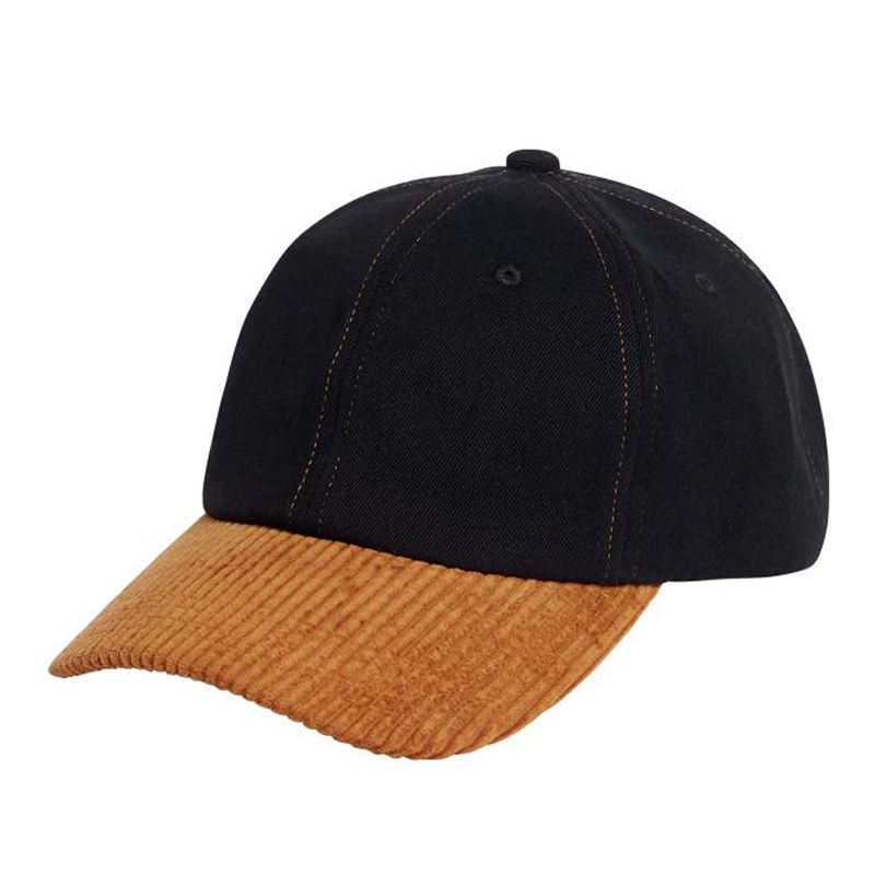 สีน้ำตาลดำ