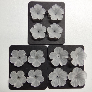 F19 15-18mm Pierre précieuse naturelle de quartz blanc givré, luxueuse et élégante, multi-tailles, sculptée en forme de fleur, pour la création artisanale - Product Image 3