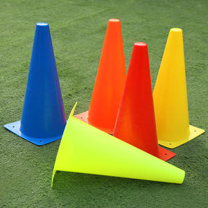 Cônes d'entraînement <span class=keywords><strong>de</strong></span> <span class=keywords><strong>football</strong></span> en plein air, cônes <span class=keywords><strong>de</strong></span> soccer, équipement d'entraînement d'agilité et d'obstacles - Product Image 1