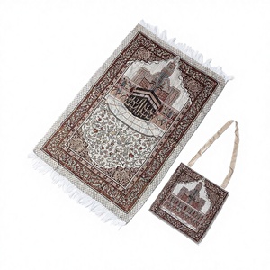 เสื่อละหมาดแบบพับได้ รุ่นใหม่ ดีไซน์หรูหรา หนานุ่ม สำหรับชาวมุสลิม พร้อมพู่ห้อย ผลิตจากโพลีเอสเตอร์ กันลื่น และเหมาะสำหรับสัตว์เลี้ยง - Product Image 2