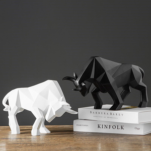 Statue <span class=keywords><strong>de</strong></span> taureau géométrique, sculpture d'animal abstraite moderne, art minimaliste en résine, décoration pour le bureau/<span class=keywords><strong>la</strong></span> maison, cadeau unique pour les amoureux <span class=keywords><strong>de</strong></span> <span class=keywords><strong>la</strong></span> nature - Product Image 1