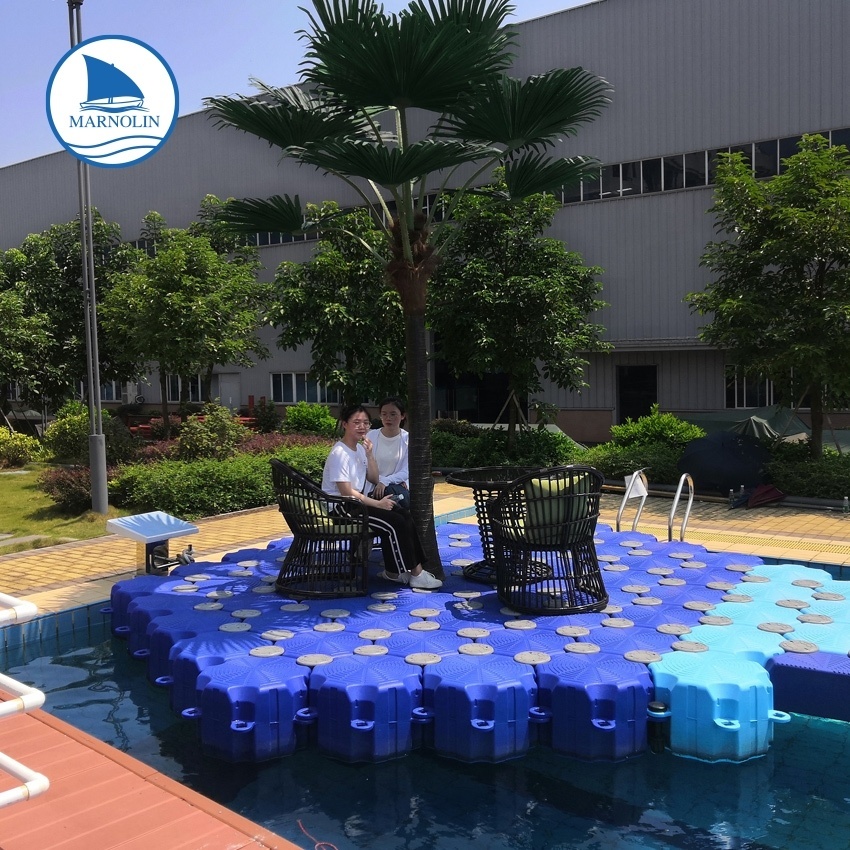 Facile à assembler HDPE hexagonal hexagonal ponton flottant plate-forme de ponton flottant parc aquatique cubes