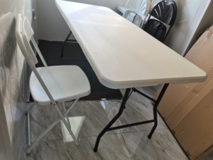 طاولة قابلة للطي من البلاستيك المصبوب للبيع الساخن، مناسبة للطعام في الهواء الطلق، تصميم عصري - Product Image 6