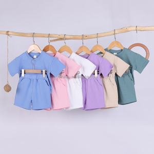 Set <span class=keywords><strong>corti</strong></span> per bambini e <span class=keywords><strong>pantaloncini</strong></span> Casual con Logo personalizzato 2 pezzi di abbigliamento per bambini e bambine - Product Image 5