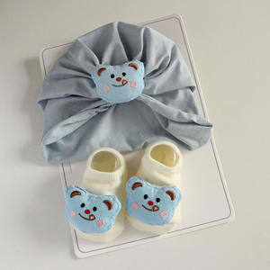 Bébé Printemps et D'été Mince Chapeau avec Chaussettes Ensemble 0-12 <span class=keywords><strong>mois</strong></span> Nouveau-Né Populaire Style Indien de Bande Dessinée Chapeau Mignon Turban Chaussettes Groupe Garçons - Product Image 1