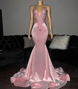 Rayon ünlü marka giyim Halter dantel boyun uzun saten abiye Maxi elbise Backless pembe balo balo elbise kesip