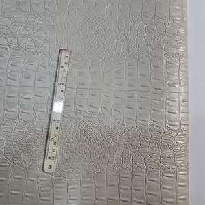 Cuir PU microfibre décoratif avec options d'épaisseur pour la fabrication de sacs, la rembourrage de canapés et de chaises, échantillon gratuit - Product Image 6