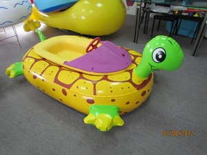 Bateau tamponneur électrique Aqua Motor pour enfants <span class=keywords><strong>avec</strong></span> lecteur MP3, bateau tamponneur gonflable pour enfants, équipement de jeu <span class=keywords><strong>aquatique</strong></span>, bateau tamponneur - Product Image 2