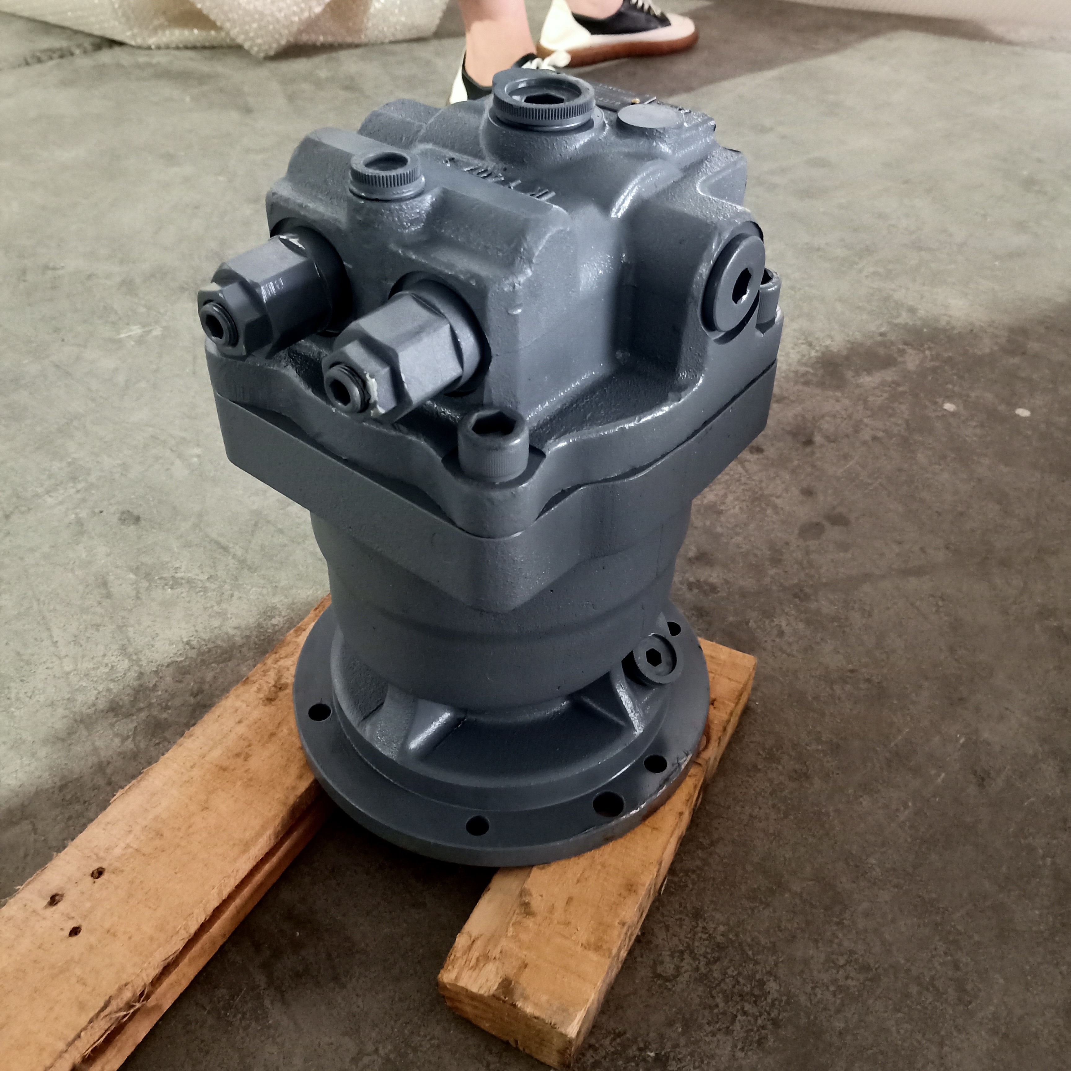 HMS072AG-8TA KYB MSG-85P-17TR Swing Device for Takeuchi TB1140