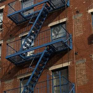 Escaliers d'évasion en acier revêtus ignifuges échelle de sécurité incendie pliable personnalisable escaliers d'évacuation d'urgence extérieurs - Product Image 1