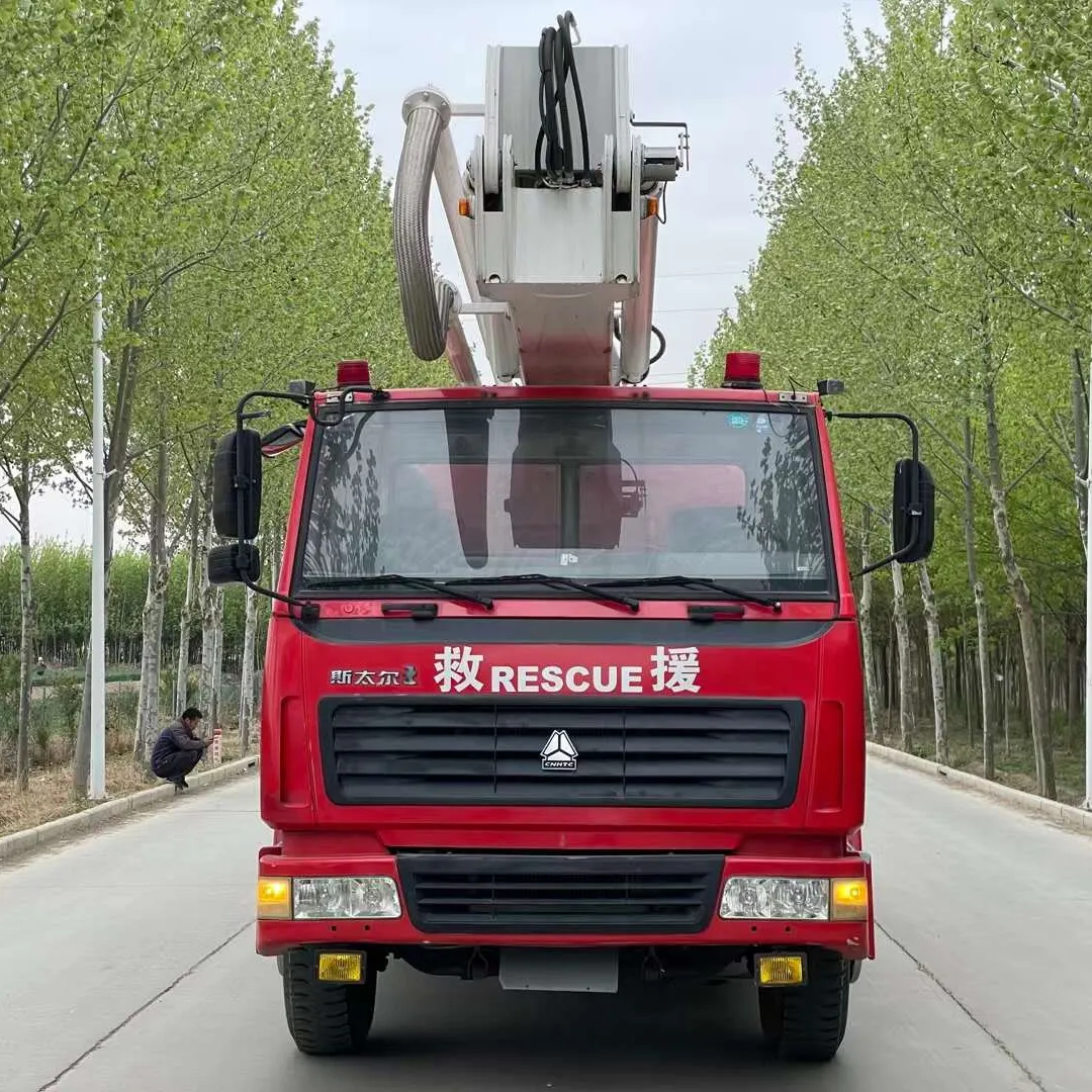 Sinotrack truk pemadam kebakaran 32meter, mesin Xuzhou hanya dengan jarak tempuh 5000km