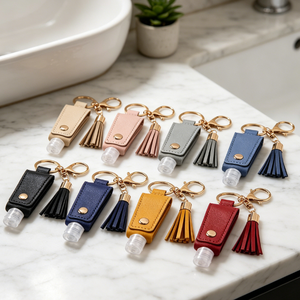 Porte-clés pendentif personnalisé en cuir PU avec pompon, nouveau modèle, pour flacon de désinfectant pour les mains portable, vente en gros sur mesure - Product Image 2