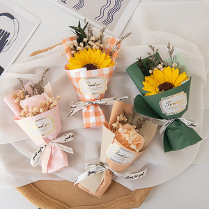 Mini Buquê de Rosas de Sabão e Girassóis Preservados com Gypsophila, Flor Eterna Embalada para Presente, Atacado - Product Image 1