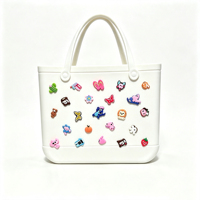 Sac à bandoulière léger en EVA de couleur unie, grand sac fourre-tout durable à large ouverture, imperméable et polyvalent, 15 pouces, avec breloques aléatoires