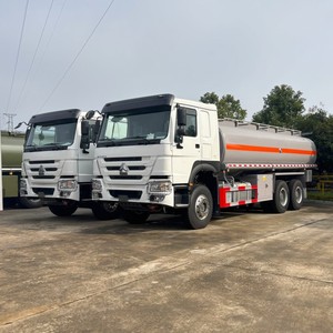 รถบรรทุกน้ำมัน HOWO 6x4 ถังขนาด 20000 ลิตร พร้อมปั๊มและหัวจ่ายน้ำมัน - Product Image 2