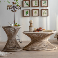 Table en rotin vintage, tressée à la main, table basse en osier en forme de sablier, table ronde rustique pour la maison, la maison d'hôtes, le salon