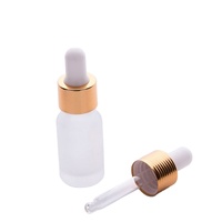 Flacons compte-gouttes en verre dépoli doré de 50ml personnalisés pour les soins de la peau sérum crème nettoyante pour le visage crème pour le visage