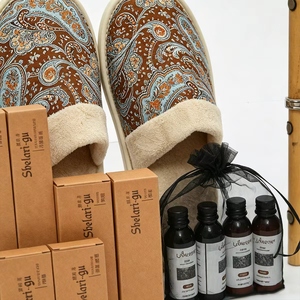 Ensemble <span class=keywords><strong>d</strong></span>'articles de luxe haut de gamme pour hôtels, directement de l'usine, série <span class=keywords><strong>d</strong></span>'accessoires de chambre à haute densité avec logo, pantoufles pour resorts <span class=keywords><strong>d</strong></span>'élite - Product Image 5