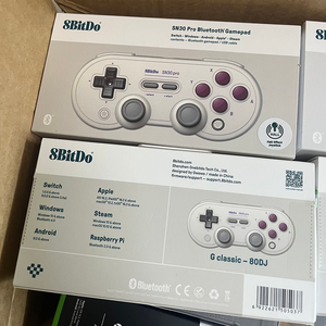 Control inalámbrico original 8BitDo 80DJ04 SN30 Pro G Classic con joystick de efecto Hall, batería de 480 mAh, 18 horas de duración de batería y movimiento de 6 ejes. - Product Image 6