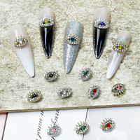 Nouveaux charms 3D pour ongles 2024, yeux glamour, résine métallique, accessoires créatifs pour ongles tendance européenne et américaine