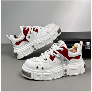 รองเท้าลำลองผู้ชาย M6177 รุ่นใหม่สำหรับฤดูใบไม้ร่วง พื้นหนา สไตล์ Dad Shoes แบรนด์ยุโรปสุดเทรนด์ ตกแต่งหมุดพังก์ เพิ่มความสูงด้วยพื้นเสริมภายในแบบซ่อน - Product Image 5