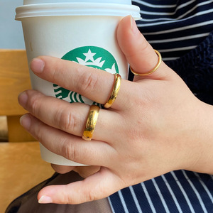 Anillo Sencillo y Elegante <span class=keywords><strong>de</strong></span> <span class=keywords><strong>Acero</strong></span> <span class=keywords><strong>Inoxidable</strong></span> Chapado en Oro <span class=keywords><strong>de</strong></span> 18K, Versátil, Resistente a la Decoloración, Moderno, para Parejas, para Mujer - Product Image 4