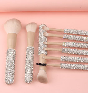 Lilywild personnalisé qualité cadeau cristal <span class=keywords><strong>maquillage</strong></span> pinceau ensemble professionnel <span class=keywords><strong>paillettes</strong></span> Vegan diamant Bling pinceaux de <span class=keywords><strong>maquillage</strong></span> avec <span class=keywords><strong>strass</strong></span> - Product Image 6