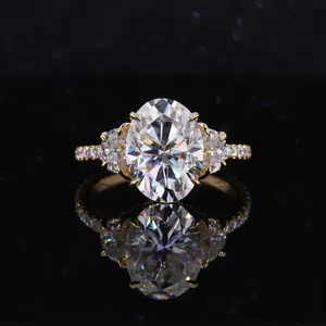 Fantastic Beautiful Brilliant Cut Oval 18K Yellow Gold Moissanite Couple Ring