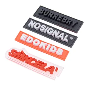 Benutzer definierte hochwertige Kleidungs stück Logo Pailletten PVC Brief Patch Cartoon 3D Etiketten Klett band Eisen auf Gummi Brief Patch