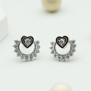 Pendientes de Corazón de Oro de 14K con Esmalte Negro y Diamantes de Laboratorio con Halo Pavé, Certificados por IGI, Joyería para Regalo de San Valentín - Product Image 1