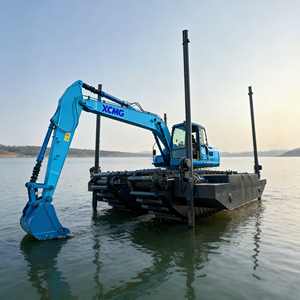 Excavatrice amphibie polyvalente et économique pour le creusement de bassins et la lutte contre les inondations - Product Image 4