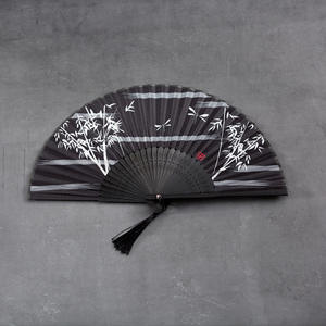Ventilador plegable <span class=keywords><strong>sensu</strong></span> japonés de último diseño akafuji ventiladores rojos recuerdos hueso de bambú pintado en negro con agujero - Product Image 5