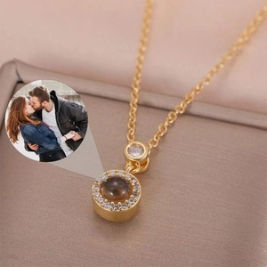 Hot-Selling Gepersonaliseerde Niet-Vervagende Ketting Geometrische Geheugenprojectie 100 Taal "Ik Hou Van Je" Ketting - Product Image 2