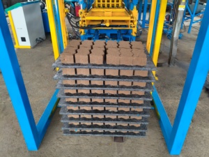 Machine de fabrication de blocs creux de haute qualité au meilleur <span class=keywords><strong>prix</strong></span> QT4-15, machine automatique de fabrication de briques à pression hydraulique avec moteur PLC pour sable brut - Product Image 6