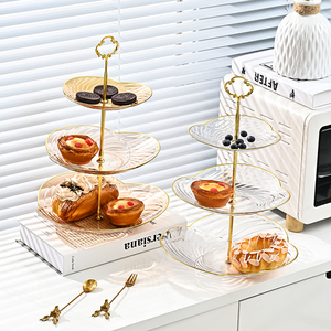 Moderne Dreistöckige Obstplatte mit Metallgriff Lebensmittelechter Kunststoff Dessert-Servierteller Cupcake-Halter für Geburtstagsfeiern - Product Image 5