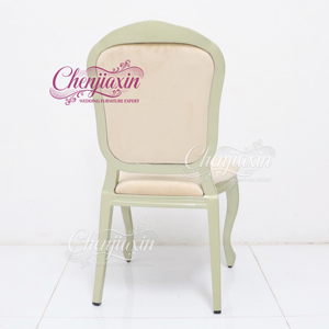 Chaises de banquet d'hôtel modernes personnalisées en gros, empilables, luxe, or <span class=keywords><strong>champagne</strong></span>, mariage, chaises royales de style Louis pour événements et fêtes - Product Image 6