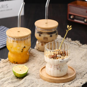 فتاة لطيفة تستخدم وجبة الإفطار مقلمة Oat من الحلوى قهوة الزبادي بدون مقبض - Product Image 4