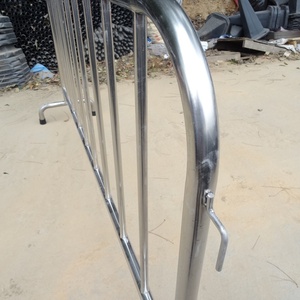 Barrière de sécurité en acier inoxydable de 1000 mm pour le contrôle des foules lors d'événements, classe IP65, réfléchissante, utilisée dans la gestion du trafic - Product Image 6