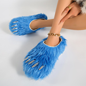 Nouvelles mules et sandales artistiques 2026 pour femmes et hommes, en fausse fourrure <span class=keywords><strong>d</strong></span>'<span class=keywords><strong>ours</strong></span>, à griffes métalliques, style <span class=keywords><strong>patte</strong></span> <span class=keywords><strong>d</strong></span>'animal, pantoufles chaudes tendance pour cosplay - Product Image 3