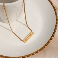 Collier avec plaque de nom minimaliste, bijoux personnalisés, collier en acier inoxydable, bijoux pour femmes