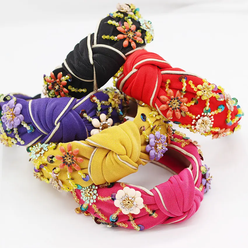 HOVANCI Bohemian Coloured Crystal Floral Cross Haarband Ethnischer Stil Handgemachtes mehrfarbiges Knoten-Stirnband für Mädchen