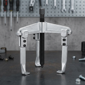 Extractor de Engranajes FERVI de 3 Garras, Capacidad de 200 mm, 4 kg, para una Extracción Fácil de Fijaciones, Herramienta Duradera y Versátil - Product Image 3