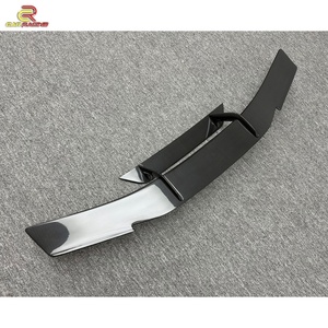 อะไหล่รถยนต์คาร์บอนไฟเบอร์แบบแห้ง รุ่น Novit สปอยเลอร์หลัง ปีกหลัง สำหรับรถยนต์แลมโบ กูร์ราแคน อีโว ปี 2014-2018 สปอยเลอร์คาร์บอน - Product Image 3