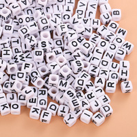 Perles carrées en acrylique alphabet A-Z, tailles 6x6/7x7/8x8/10x10, perles en vrac pour la fabrication de bijoux et accessoires