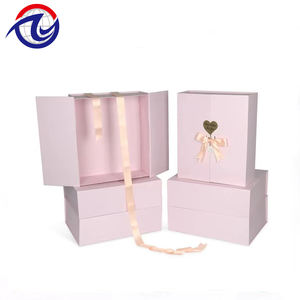 Caja de papel de cartón plegable al por mayor caja de regalo de <span class=keywords><strong>ropa</strong></span> magnética rígida impresa en colores respetuosa con el medio ambiente personalizada con cinta - Product Image 4