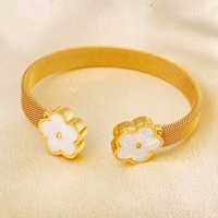 Gelang Klasik Unisex Berlapis Emas 18K dari Baja Anti Karat dengan Zirkon Bunga Semanggi Lima Daun Terlaris