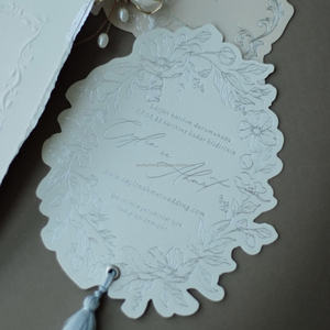 Sobre de papel para bodas y eventos impreso en relieve personalizado en papel de algodón ecológico - Product Image 3