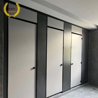 Design moderne et élégant Nouvelle cloison de toilette en acier inoxydable solide Immeuble de bureaux professionnel Cabine de douche du sol au plafond