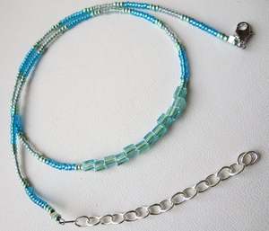 Collar de cuentas de semillas azul agua hecho a mano Happiness - Product Image 1