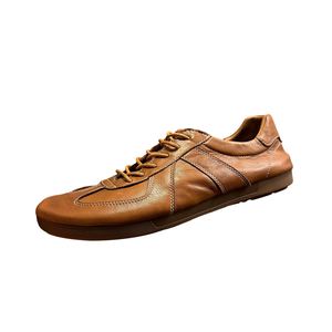Chaussures de marche rétro pour hommes en cuir véritable marron à bout rond, à lacets, respirantes, semelle extérieure en caoutchouc, confortables pour toutes les saisons - Product Image 5